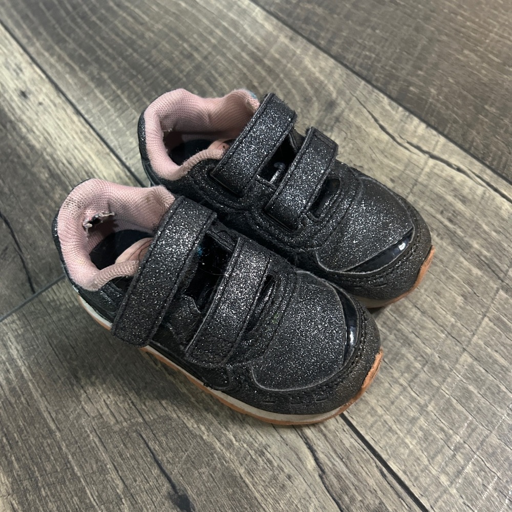 Black and pink glittery Velcro double strap toddler running shoes size 6T